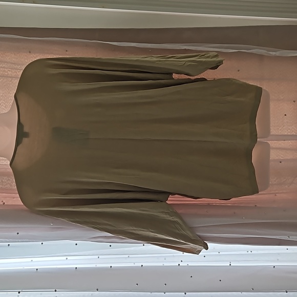 Top - Picture 3 of 5